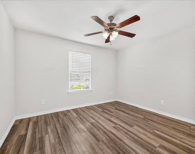 7826 Bullrider Drive - Photo Thumbnail 30
