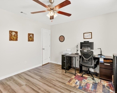 7826 Bullrider Drive - Photo Thumbnail 25