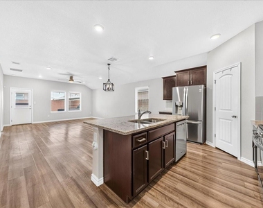 7826 Bullrider Drive - Photo Thumbnail 10