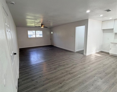 2426 Dupont Street - Photo Thumbnail 1
