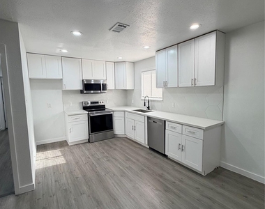 2426 Dupont Street - Photo Thumbnail 3