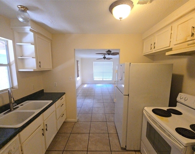 409 Commerce Street - Photo Thumbnail 4