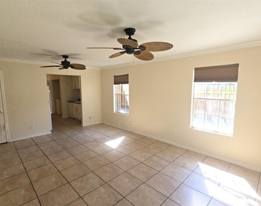 409 Commerce Street - Photo Thumbnail 3