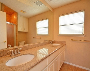 3130 Frontier Drive - Photo Thumbnail 14