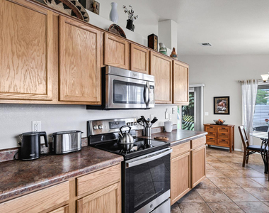 144 S Kingston Street - Photo Thumbnail 6
