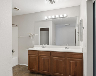1637 S Wildrose - Photo Thumbnail 15