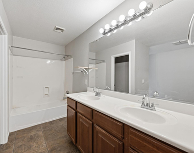 1637 S Wildrose - Photo Thumbnail 18