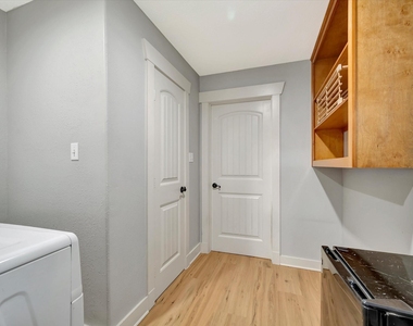 4628 Kermit Street - Photo Thumbnail 11