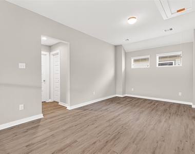 2142 Reed Cave Lane - Photo Thumbnail 42