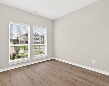 2142 Reed Cave Lane - Photo Thumbnail 4