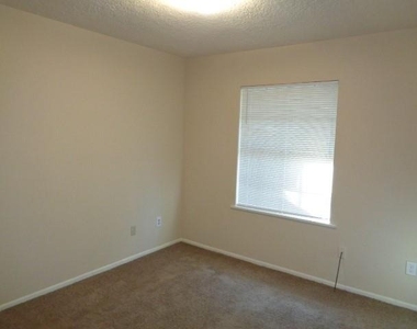 1736 Hazelwood Street - Photo Thumbnail 2