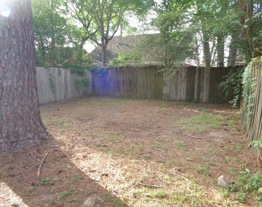 1736 Hazelwood Street - Photo Thumbnail 11