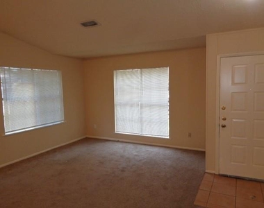1736 Hazelwood Street - Photo Thumbnail 7