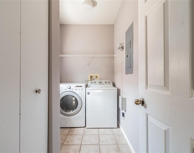 2265 Portofino Place - Photo Thumbnail 12