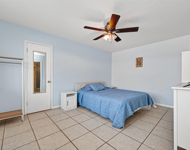 6470 Bayou Glen Road - Photo Thumbnail 11
