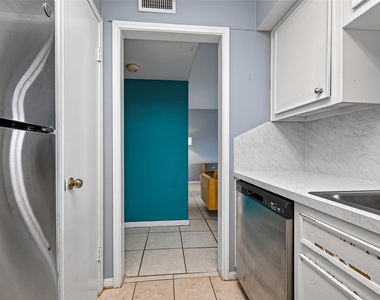 6470 Bayou Glen Road - Photo Thumbnail 9