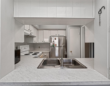 6470 Bayou Glen Road - Photo Thumbnail 5