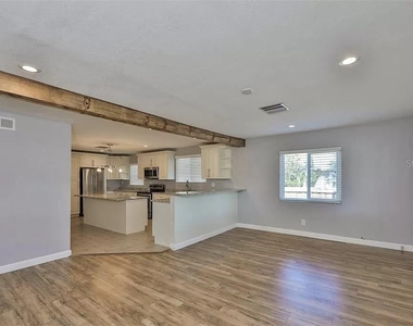 3219 W Leroy Street - Photo Thumbnail 2