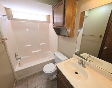 1614 Hazelwood Street - Photo Thumbnail 6