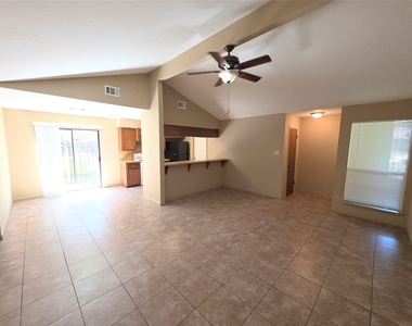 1614 Hazelwood Street - Photo Thumbnail 3