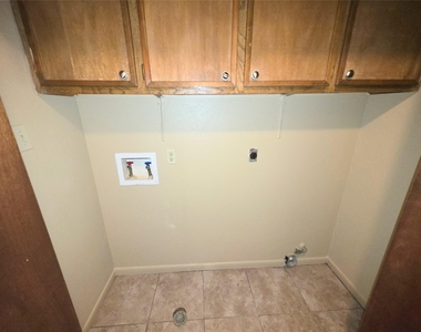 1614 Hazelwood Street - Photo Thumbnail 7