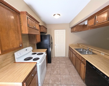 1614 Hazelwood Street - Photo Thumbnail 4