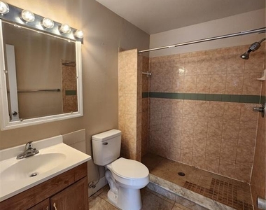 905 Old Field Drive - Photo Thumbnail 2