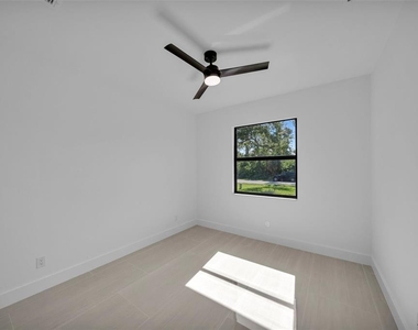 73 Flamingo Boulevard - Photo Thumbnail 15