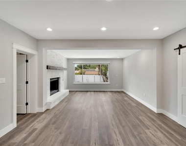 304 Orangewood Avenue - Photo Thumbnail 15