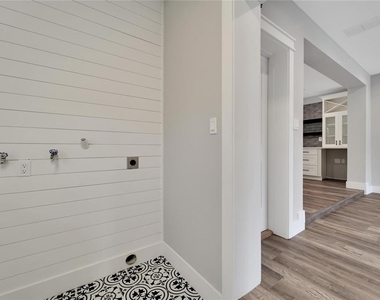 304 Orangewood Avenue - Photo Thumbnail 22