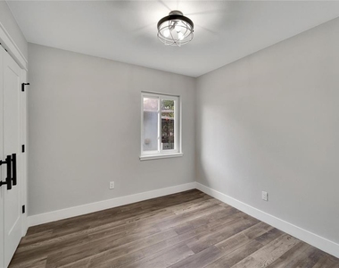 304 Orangewood Avenue - Photo Thumbnail 27