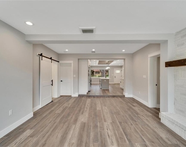 304 Orangewood Avenue - Photo Thumbnail 18