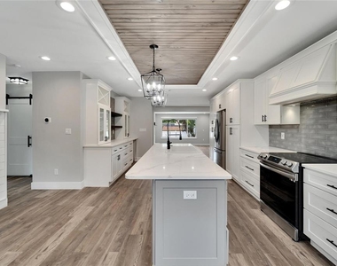 304 Orangewood Avenue - Photo Thumbnail 23