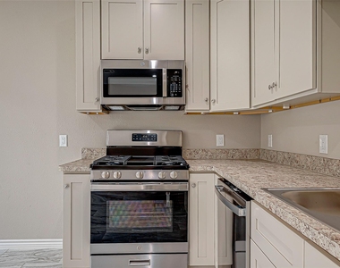5530 Hirondel Street - Photo Thumbnail 15