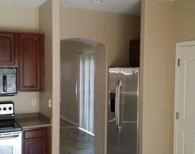 6621 W Shaw Butte Drive - Photo Thumbnail 3