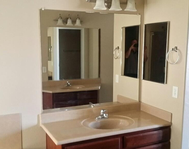 6621 W Shaw Butte Drive - Photo Thumbnail 7