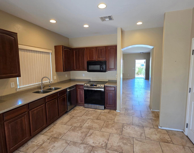 6621 W Shaw Butte Drive - Photo Thumbnail 8