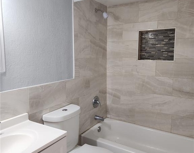 5706 N Lincoln Avenue - Photo Thumbnail 9