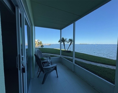 464 Paula Drive N - Photo Thumbnail 33
