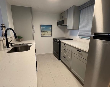 464 Paula Drive N - Photo Thumbnail 8