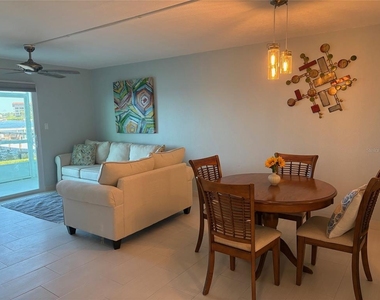464 Paula Drive N - Photo Thumbnail 16