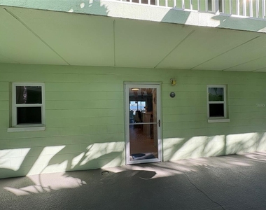 464 Paula Drive N - Photo Thumbnail 3