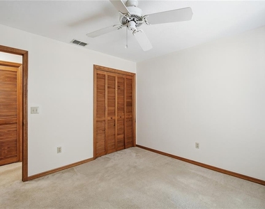 4515 Southampton Court - Photo Thumbnail 15
