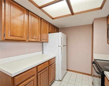 4515 Southampton Court - Photo Thumbnail 11