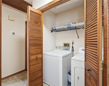 4515 Southampton Court - Photo Thumbnail 13