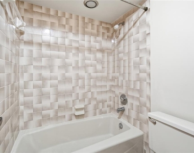 4515 Southampton Court - Photo Thumbnail 19