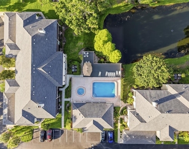 4515 Southampton Court - Photo Thumbnail 27