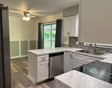 1565 Oakhurst Drive - Photo Thumbnail 25