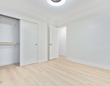 3005 N 81st Place - Photo Thumbnail 26
