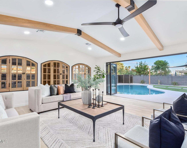 3005 N 81st Place - Photo Thumbnail 7